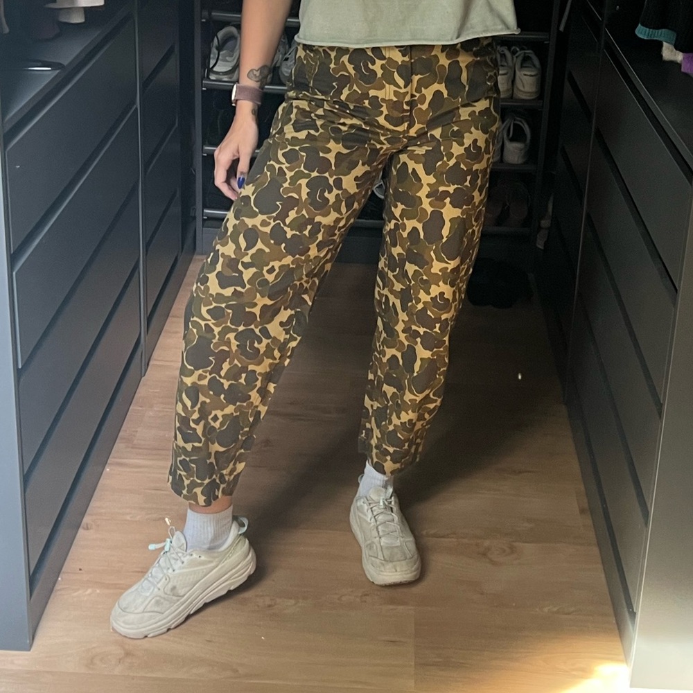 Everlane Women's Fatigue Barrel Camouflage Cargo Pants